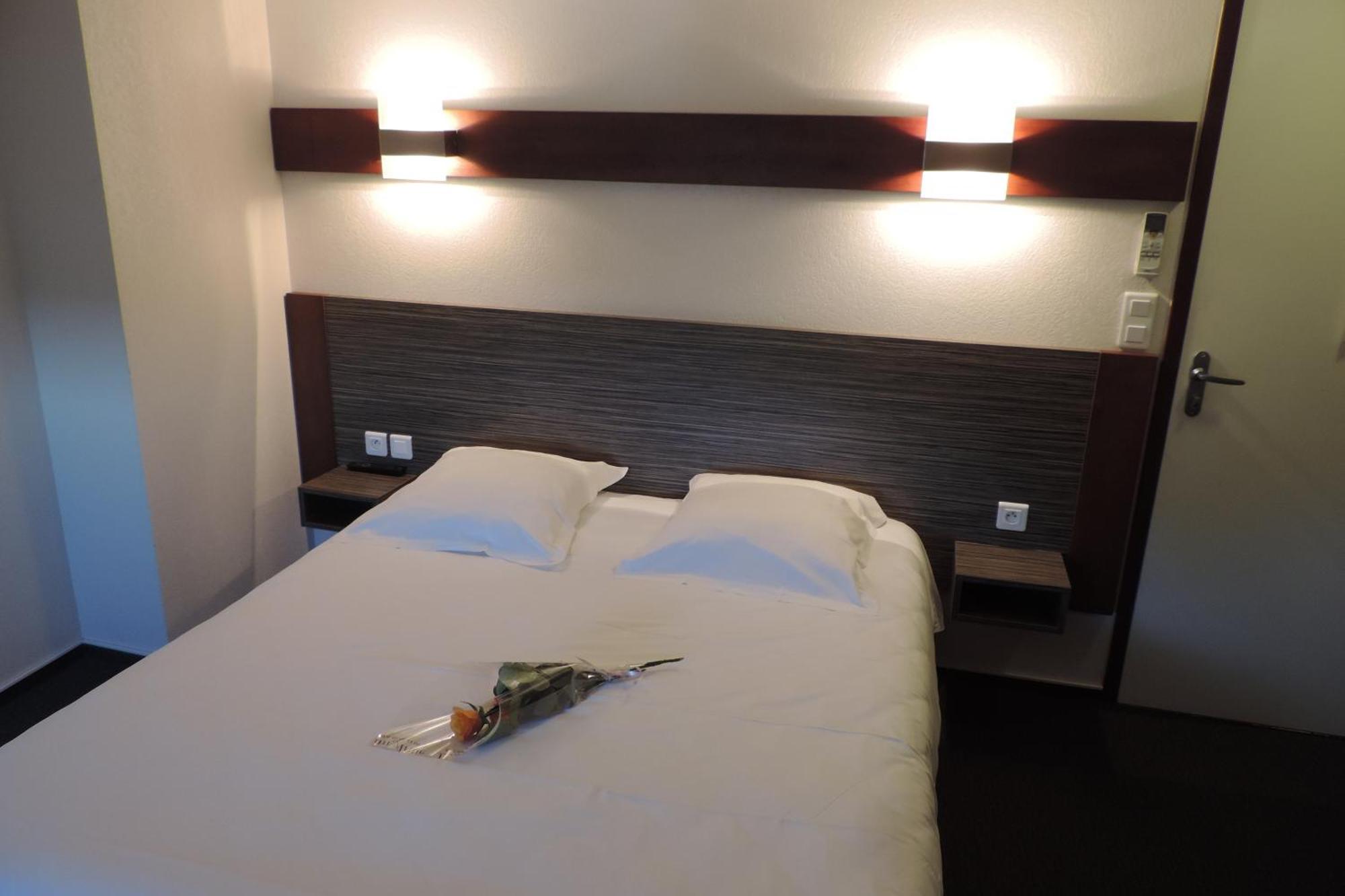 Hotel De France Еспалион Екстериор снимка